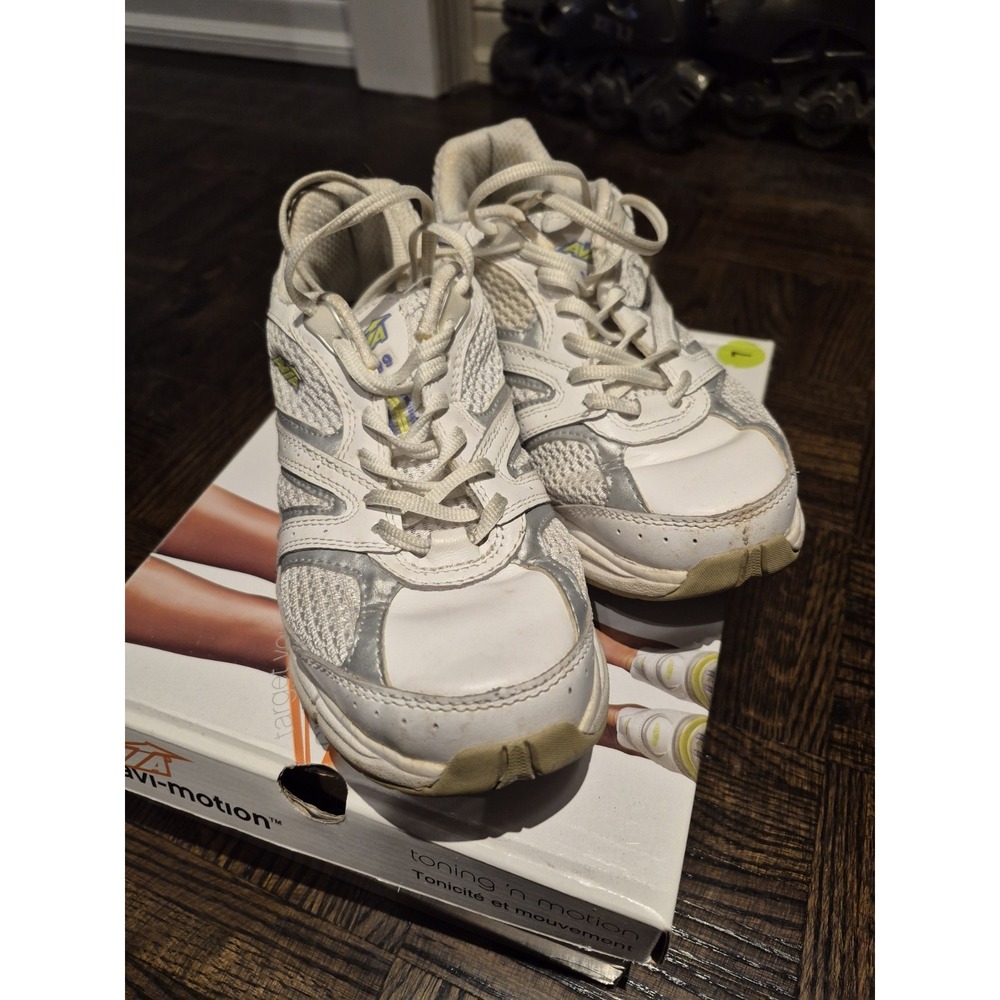 Avia Womens Size 7 White Silver Avi-Motion Arch rocker Flex Plus Walking Shoes